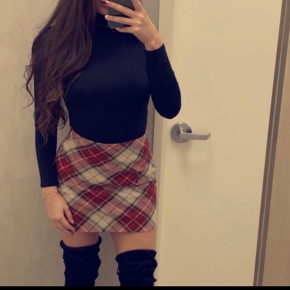 H&M A-Line Red Plaid Skirt - Picture 5 of 6